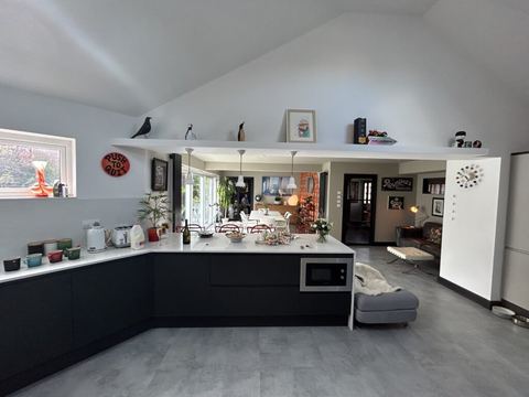 Spencer Buck renovation — bespoke joinery and finishes